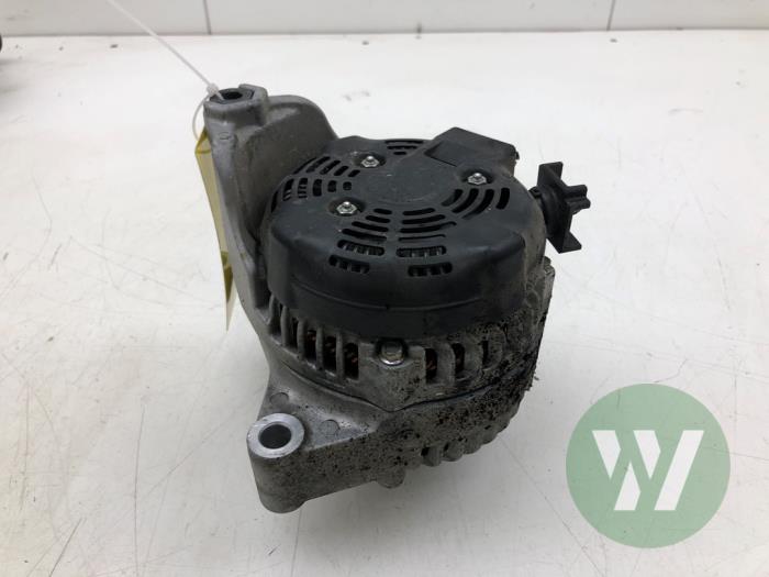 Gebruikte Dynamo BMW 1 serie (F20) 120d TwinPower Turbo 2.0 16V Prijs € 40,95 Margeregeling aangeboden door Wessel Parts & Service B.V.