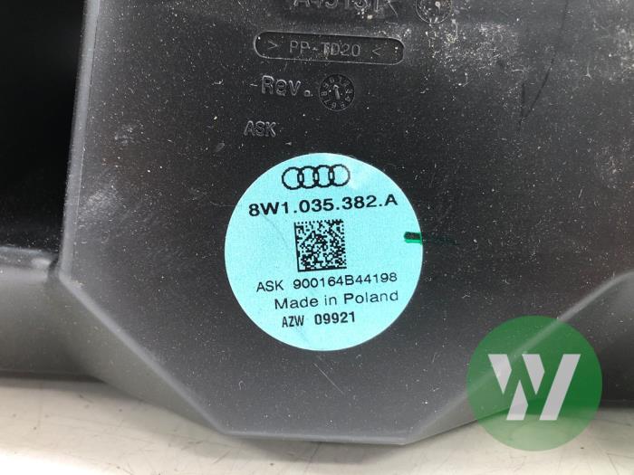 Gebruikte Speaker Audi A4 Allroad Quattro (B9) 3.0 50 TDI Mild hybrid V6 24V Prijs € 156,45 Margeregeling aangeboden door Wessel Parts & Service B.V.