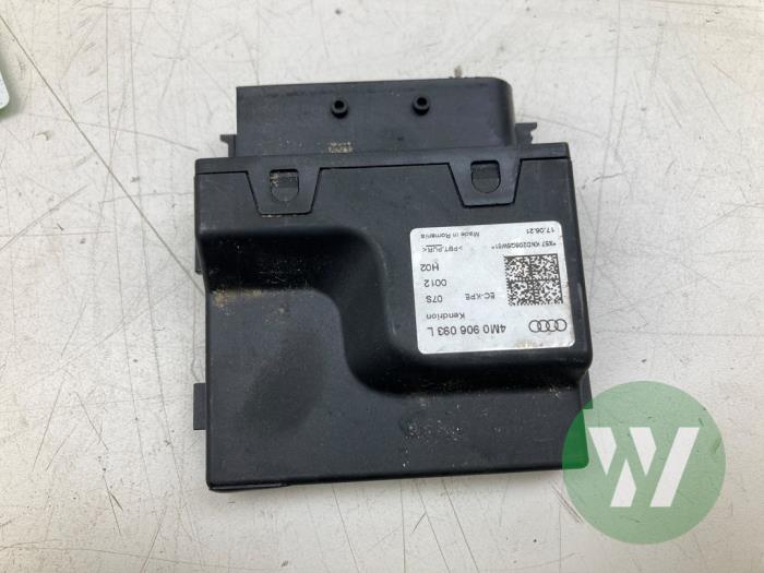 Gebruikte Brandstofpomp module Audi A4 Allroad Quattro (B9) 3.0 50 TDI Mild hybrid V6 24V Prijs € 51,45 Margeregeling aangeboden door Wessel Parts & Service B.V.