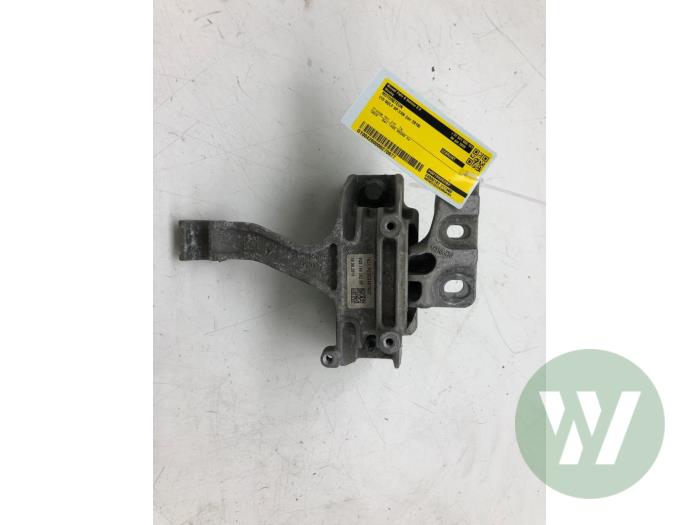 Gebruikte Motorrubber Volkswagen Golf Sportsvan (AUVS) 1.5 TSI Evo BlueMotion 16V Prijs € 36,75 Margeregeling aangeboden door Wessel Parts & Service B.V.
