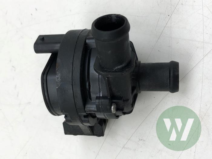 Gebruikte Waterpomp Audi S3 Limousine (GYL) Prijs € 36,75 Margeregeling aangeboden door Wessel Parts & Service B.V.