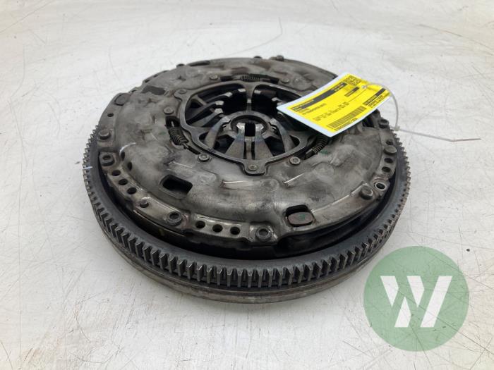 Gebruikte Vliegwiel Volkswagen Transporter T6 2.0 TDI DRF Prijs € 236,25 Margeregeling aangeboden door Wessel Parts & Service B.V.