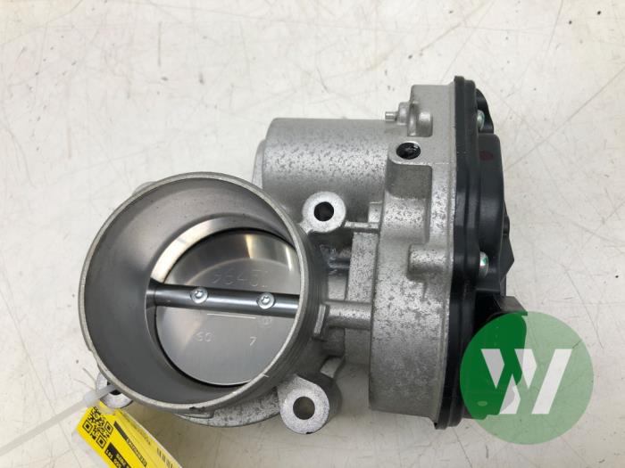 Gebruikte Gasklephuis Ford Kuga III (DFK) Prijs € 51,45 Margeregeling aangeboden door Wessel Parts & Service B.V.