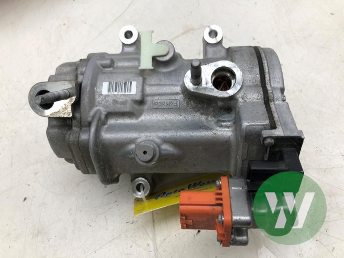 Gebruikte Pomp Airco Ford Kuga III (DFK) Prijs € 576,45 Margeregeling aangeboden door Wessel Parts & Service B.V.