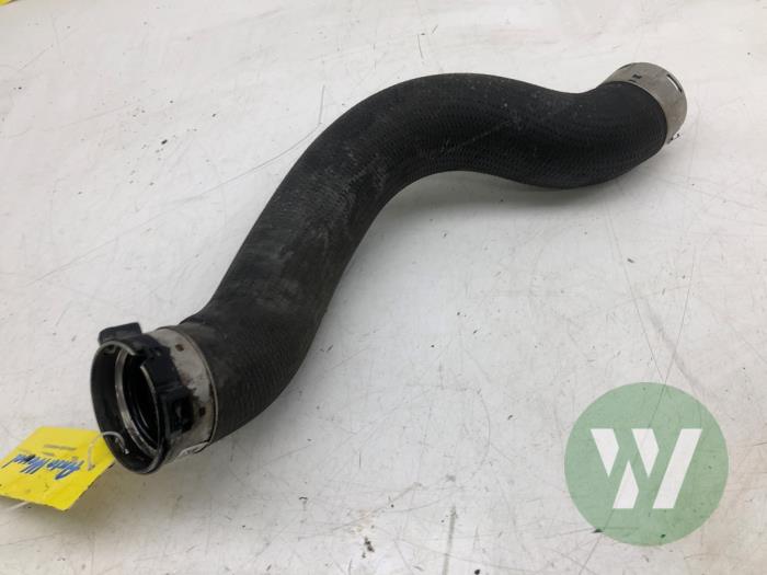 Gebruikte Intercooler Slang BMW 5 serie Touring (G31) 520d xDrive 2.0 TwinPower Turbo 16V Prijs € 61,95 Margeregeling aangeboden door Wessel Parts & Service B.V.