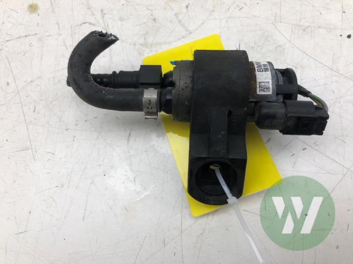 Gebruikte Pomp adblue BMW 5 serie Touring (G31) 520d xDrive 2.0 TwinPower Turbo 16V Prijs € 103,95 Margeregeling aangeboden door Wessel Parts & Service B.V.