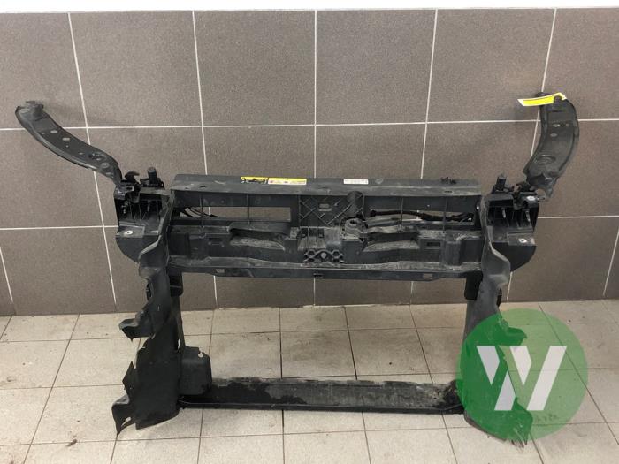 Gebruikte Frontpaneel Volkswagen Caddy Cargo V (SBA/SBH) 1.5 TGI Prijs € 261,45 Margeregeling aangeboden door Wessel Parts & Service B.V.
