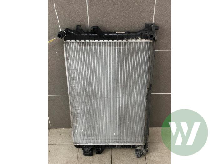 Gebruikte Radiateur Volkswagen Caddy Cargo V (SBA/SBH) 1.5 TGI Prijs € 51,45 Margeregeling aangeboden door Wessel Parts & Service B.V.