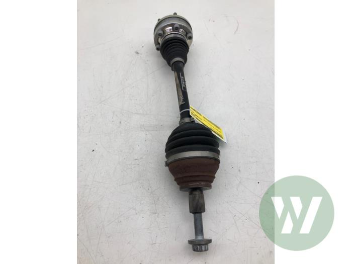 Gebruikte Aandrijfas links-voor Seat Leon Sportstourer (KLF) 1.5 eTSI 16V Prijs € 131,25 Margeregeling aangeboden door Wessel Parts & Service B.V.