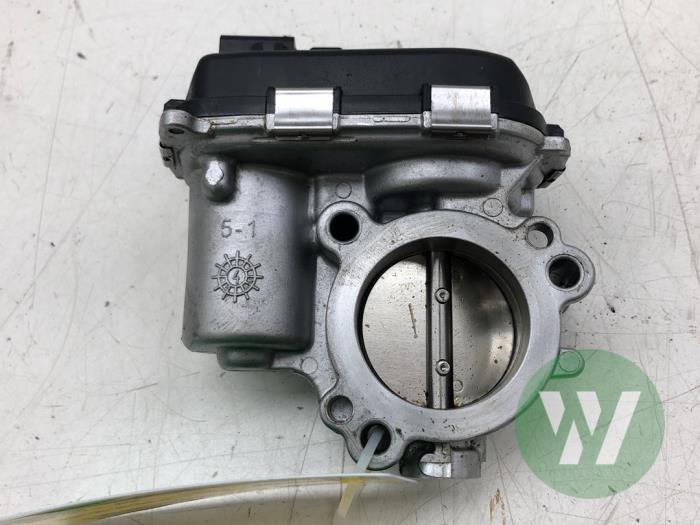 Gebruikte Gasklephuis Skoda Fabia IV (PJ3) 1.0 TSI 12V Prijs € 51,45 Margeregeling aangeboden door Wessel Parts & Service B.V.