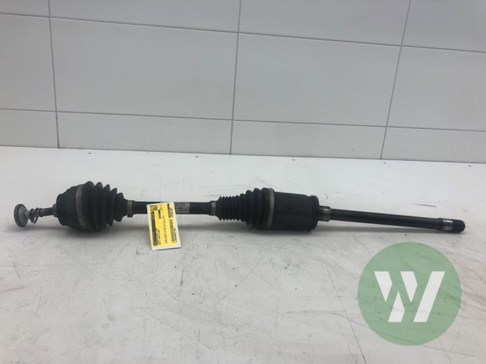 Gebruikte Aandrijfas rechts-voor BMW 5 serie Touring (G31) 520d xDrive 2.0 TwinPower Turbo 16V Prijs € 366,45 Margeregeling aangeboden door Wessel Parts & Service B.V.
