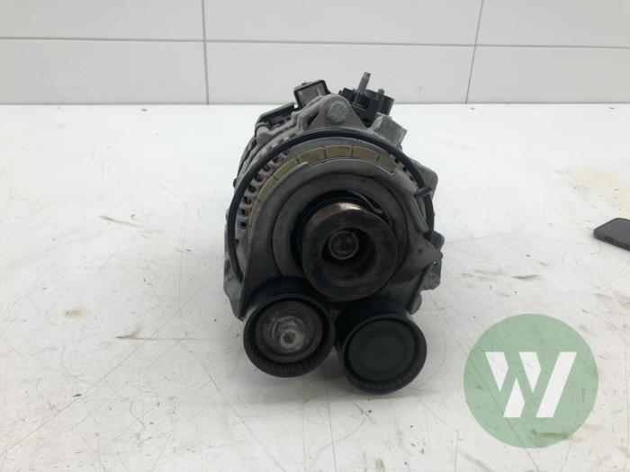 Dynamo BMW 5 serie Touring (G31), 2017 520d xDrive 2.0 TwinPower Turbo 16V, Combi/o, Diesel, 1.995cc, 140kW (190pk), 4x4, B47D20B, 2017-07, JP51; JP52 (Gebruikt)