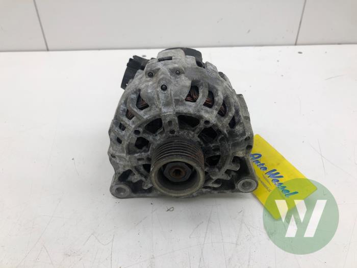 Gebruikte Dynamo Citroen C4 Coupé (LA) 1.4 16V Prijs € 51,45 Margeregeling aangeboden door Wessel Parts & Service B.V.