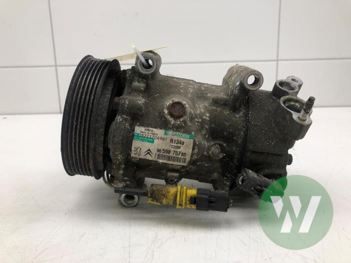 Gebruikte Aircopomp Citroen C4 Coupé (LA) 1.4 16V Prijs € 51,45 Margeregeling aangeboden door Wessel Parts & Service B.V.