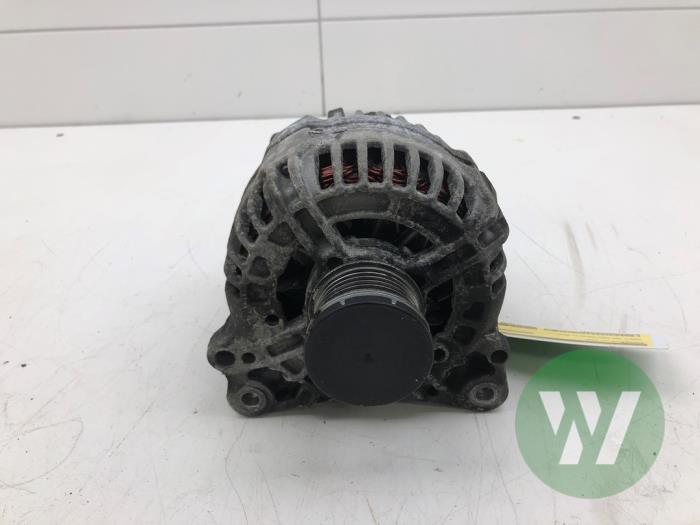 Gebruikte Dynamo Volkswagen Touran (1T1/T2) 1.4 16V TSI 140 Prijs € 36,75 Margeregeling aangeboden door Wessel Parts & Service B.V.