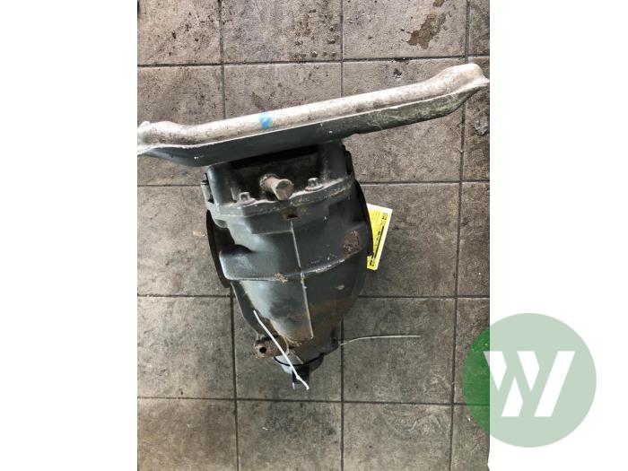 Gebruikte Cardanklok achter Mercedes S (W220) 3.7 S-350 V6 18V Prijs € 313,95 Margeregeling aangeboden door Wessel Parts & Service B.V.