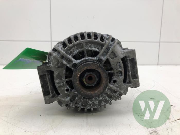 Gebruikte Dynamo Mercedes CLS (C219) 350 3.5 V6 18V Prijs € 72,45 Margeregeling aangeboden door Wessel Parts & Service B.V.