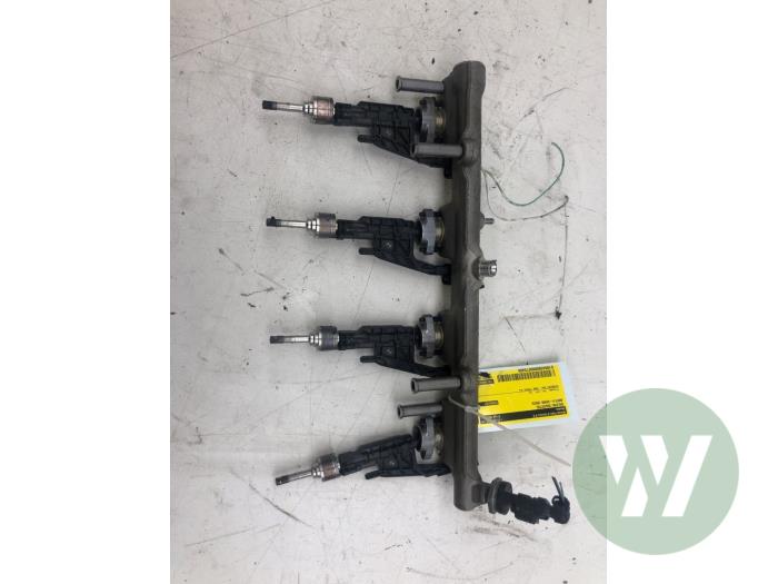 Gebruikte Common rail (Injectie) BMW 3 serie (G20) 330i xDrive 2.0 TwinPower Turbo 16V Prijs € 208,95 Margeregeling aangeboden door Wessel Parts & Service B.V.