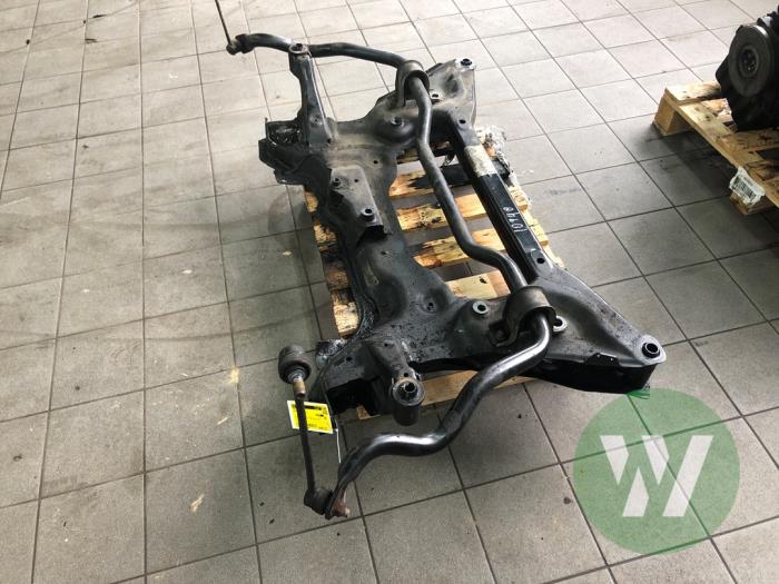 Gebruikte Subframe Mercedes Sprinter 3,5t (907.6/910.6) 311 CDI 2.1 D FWD Prijs € 576,45 Margeregeling aangeboden door Wessel Parts & Service B.V.