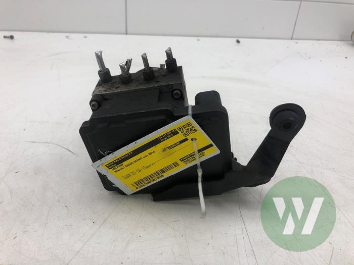 Gebruikte ABS Pomp Renault Grand Scénic III (JZ) 1.5 dCi 110 Prijs € 93,45 Margeregeling aangeboden door Wessel Parts & Service B.V.