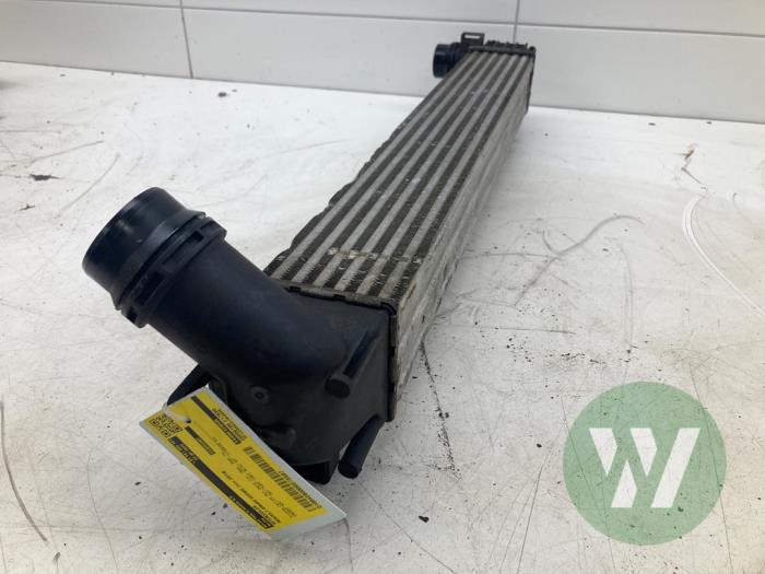 Gebruikte Intercooler Renault Grand Scénic III (JZ) 1.5 dCi 110 Prijs € 40,95 Margeregeling aangeboden door Wessel Parts & Service B.V.