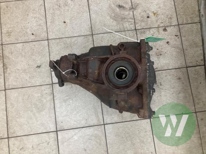 Gebruikte Differentieel achter Mercedes SL (R230) 5.0 SL-500 V8 24V Prijs € 366,45 Margeregeling aangeboden door Wessel Parts & Service B.V.