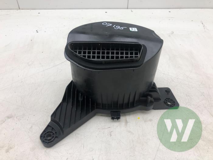 Gebruikte Speaker Renault Megane E-Tech (RCB) 60 kWh Prijs € 61,95 Margeregeling aangeboden door Wessel Parts & Service B.V.