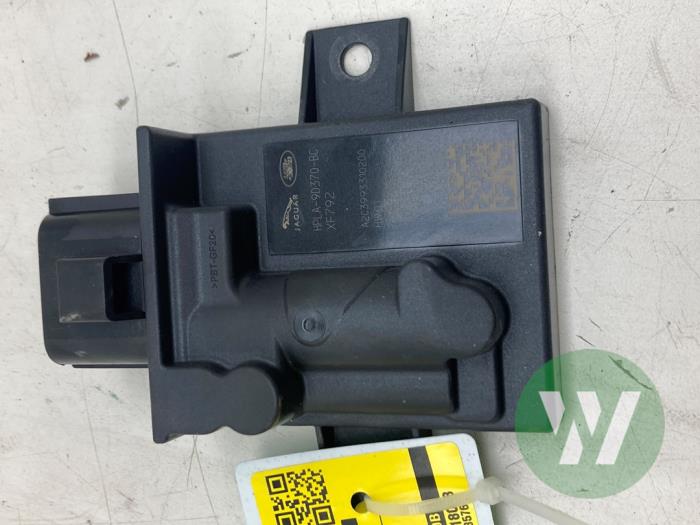 Gebruikte Brandstofpomp module Landrover Range Rover Velar (LY) 2.0 16V P400e AWD Prijs € 82,95 Margeregeling aangeboden door Wessel Parts & Service B.V.