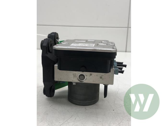 Gebruikte ABS Pomp Audi A4 Avant (B9) Prijs € 288,75 Margeregeling aangeboden door Wessel Parts & Service B.V.