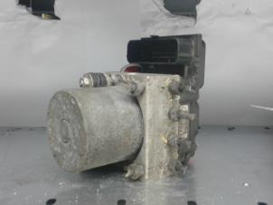 Gebruikte ABS Pomp Opel Movano 2.3 CDTi 16V FWD Prijs € 189,00 Margeregeling aangeboden door Wessel Parts & Service B.V.