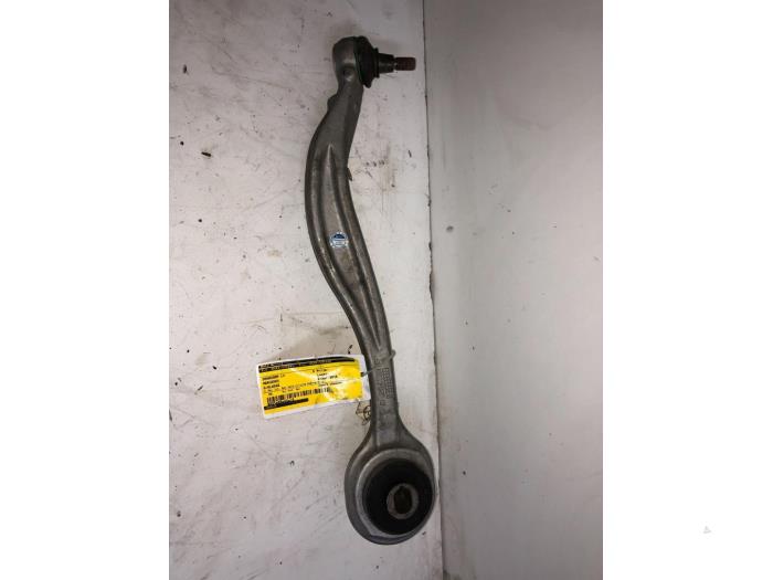 Draagarm links-voor van een Mercedes G-Klasse 2010