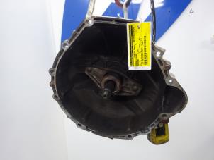 Gebruikte Versnellingsbak Mercedes SLK (R170) 2.0 200 16V Prijs € 425,00 Margeregeling aangeboden door Wessel Parts & Service B.V.