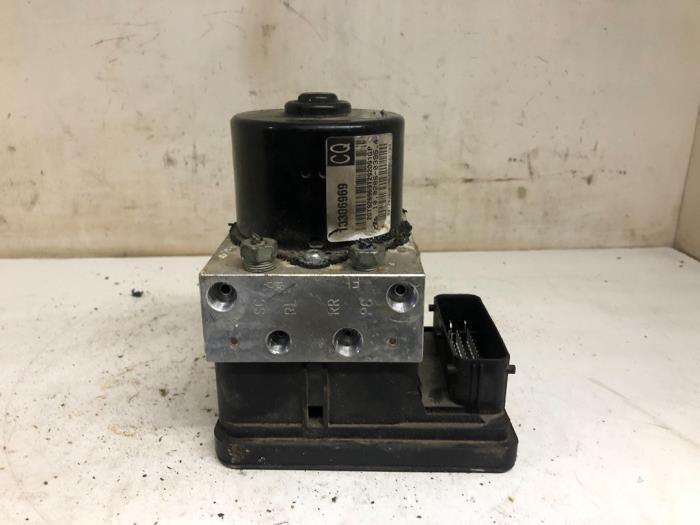 ABS Pomp van een Daewoo Cruze 2.0 D 16V 2010