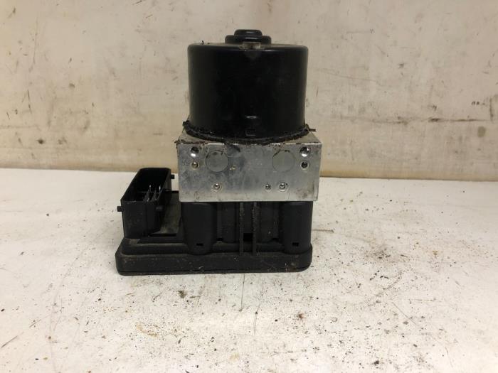 ABS Pomp van een Daewoo Cruze 2.0 D 16V 2010