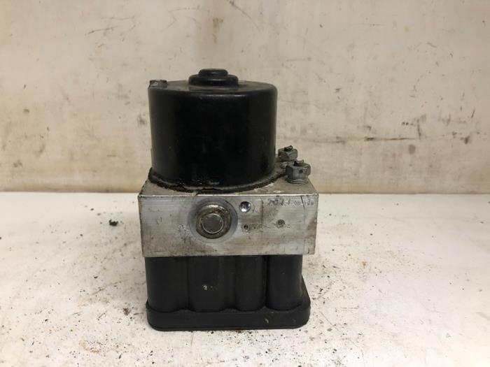 ABS Pomp van een Daewoo Cruze 2.0 D 16V 2010