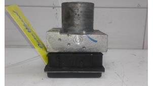 Gebruikte ABS Pomp Ford Transit 2.2 TDCi 16V Prijs € 95,00 Margeregeling aangeboden door Wessel Parts & Service B.V.