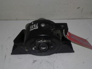 Gebruikte Motorsteun Opel Mokka/Mokka X 1.6 16V EcoFlex 4x2 Prijs € 39,00 Margeregeling aangeboden door Wessel Parts & Service B.V.