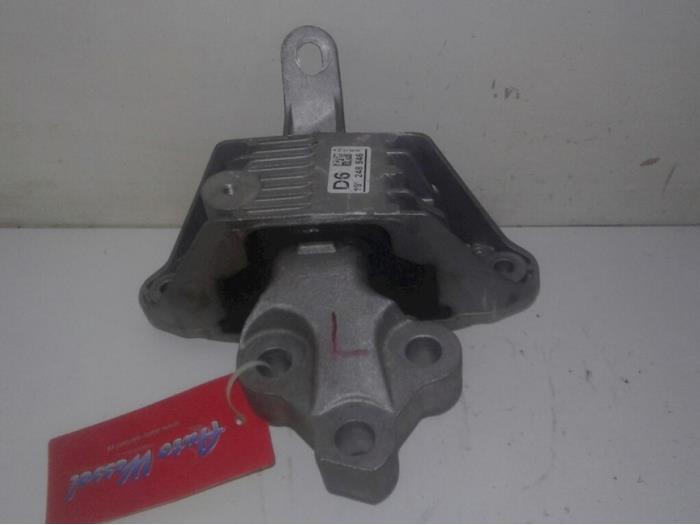 Gebruikte Motorrubber Opel Astra J GTC (PD2/PF2) 1.7 CDTi 16V ecoFLEX 110 Prijs € 36,75 Margeregeling aangeboden door Wessel Parts & Service B.V.