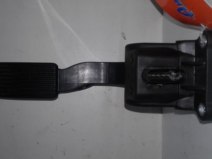 Gebruikte Sensor Gaspedaalpositie Mercedes Sprinter 3,5t (906.73) 313 CDI 16V Prijs € 82,95 Margeregeling aangeboden door Wessel Parts & Service B.V.