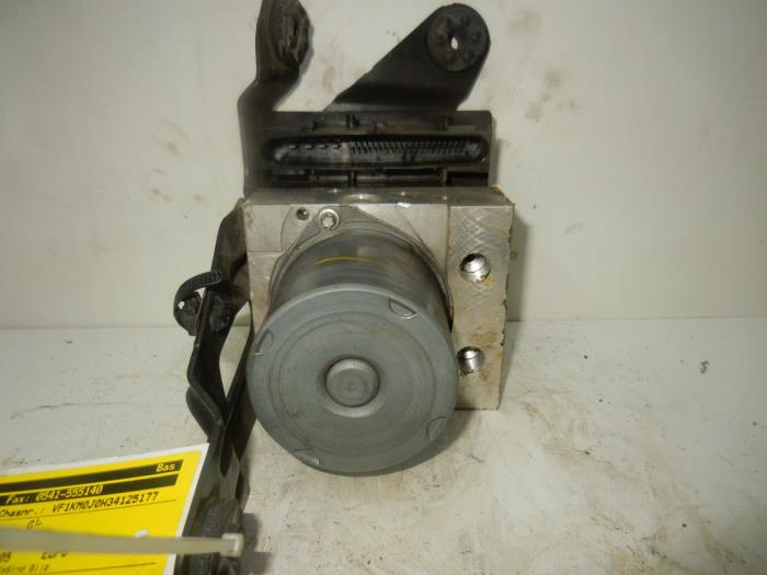 Gebruikte ABS Pomp Renault Megane II Grandtour (KM) 1.6 16V Prijs € 40,95 Margeregeling aangeboden door Wessel Parts & Service B.V.