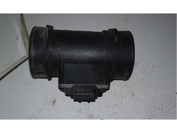 Gebruikte Luchthoeveelheidsmeter Opel Omega Prijs € 26,25 Margeregeling aangeboden door Wessel Parts & Service B.V.