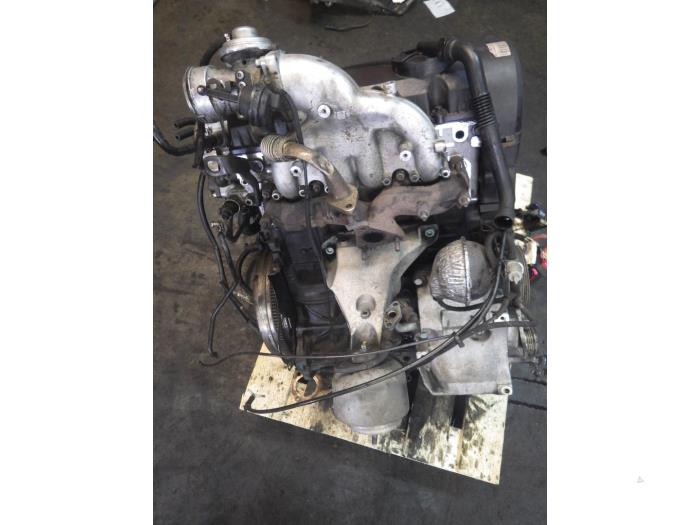 Gebruikte Motor Volkswagen Passat Variant (3B6) 1.9 TDI 130 Prijs € 628,95 Margeregeling aangeboden door Wessel Parts & Service B.V.