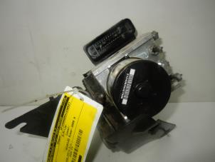 Gebruikte ABS Pomp Renault Twingo II (CN) 1.2 16V Prijs € 39,00 Margeregeling aangeboden door Wessel Parts & Service B.V.