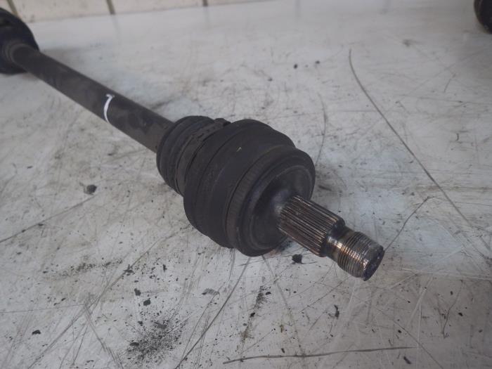 Gebruikte Steekas links-achter Mercedes E (R207) E-200 CGI 16V BlueEfficiency Prijs € 52,50 Margeregeling aangeboden door Wessel Parts & Service B.V.