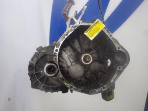 Gebruikte Versnellingsbak Mercedes Vito (638.1/2) 2.2 CDI 110 16V Prijs € 325,00 Margeregeling aangeboden door Wessel Parts & Service B.V.