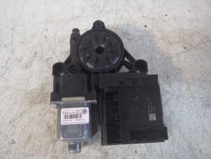 Gebruikte Motor electrisch raam Volkswagen Passat Alltrack (365) 2.0 TDI 16V 140 Prijs € 49,00 Margeregeling aangeboden door Wessel Parts & Service B.V.