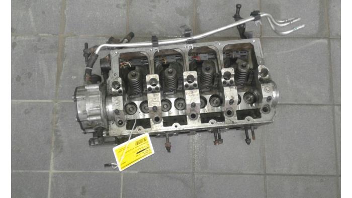 Gebruikte Cilinderkop Volkswagen Passat Variant (3C5) 1.9 TDI Prijs € 399,00 Margeregeling aangeboden door Wessel Parts & Service B.V.