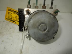Gebruikte ABS Pomp Renault Twingo (C06) 1.2 Prijs € 39,00 Margeregeling aangeboden door Wessel Parts & Service B.V.
