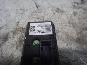 Gebruikte Uurwerk Opel Corsa D 1.3 CDTi 16V ecoFLEX Prijs € 40,00 Margeregeling aangeboden door Wessel Parts & Service B.V.