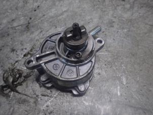 Gebruikte Vacuumpomp (Diesel) Mercedes C (W204) 2.2 C-200 CDI 16V Prijs € 95,00 Margeregeling aangeboden door Wessel Parts & Service B.V.